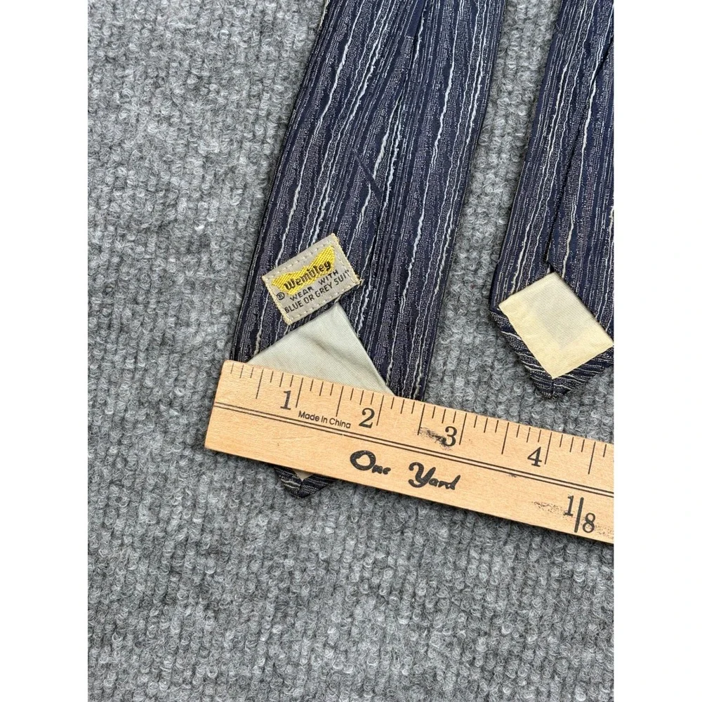 Vintage 1950s 60s Wembley Blue Grey Abstract Barkcloth Texture Skinny Necktie